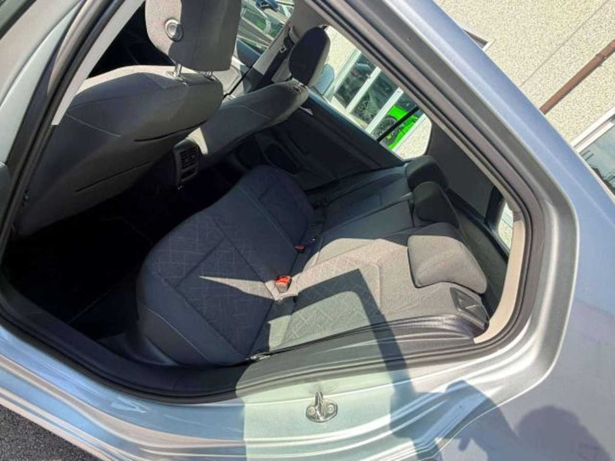 Volkswagen Golf Variant 1.0 eTSI EVO DSG Life (14)