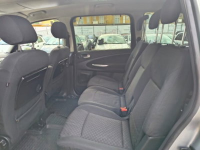 Ford Galaxy 2.0 TDCi 140 CV Ghia (15)