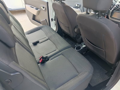 Dacia Lodgy 1.5 dCi 8V 110CV Start&Stop 7 posti Lauréate (11)