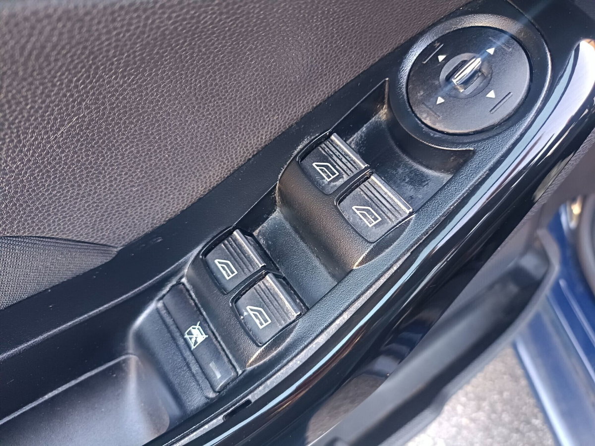 Ford Fiesta 1.4 5 porte Bz.- GPL Titanium (20)