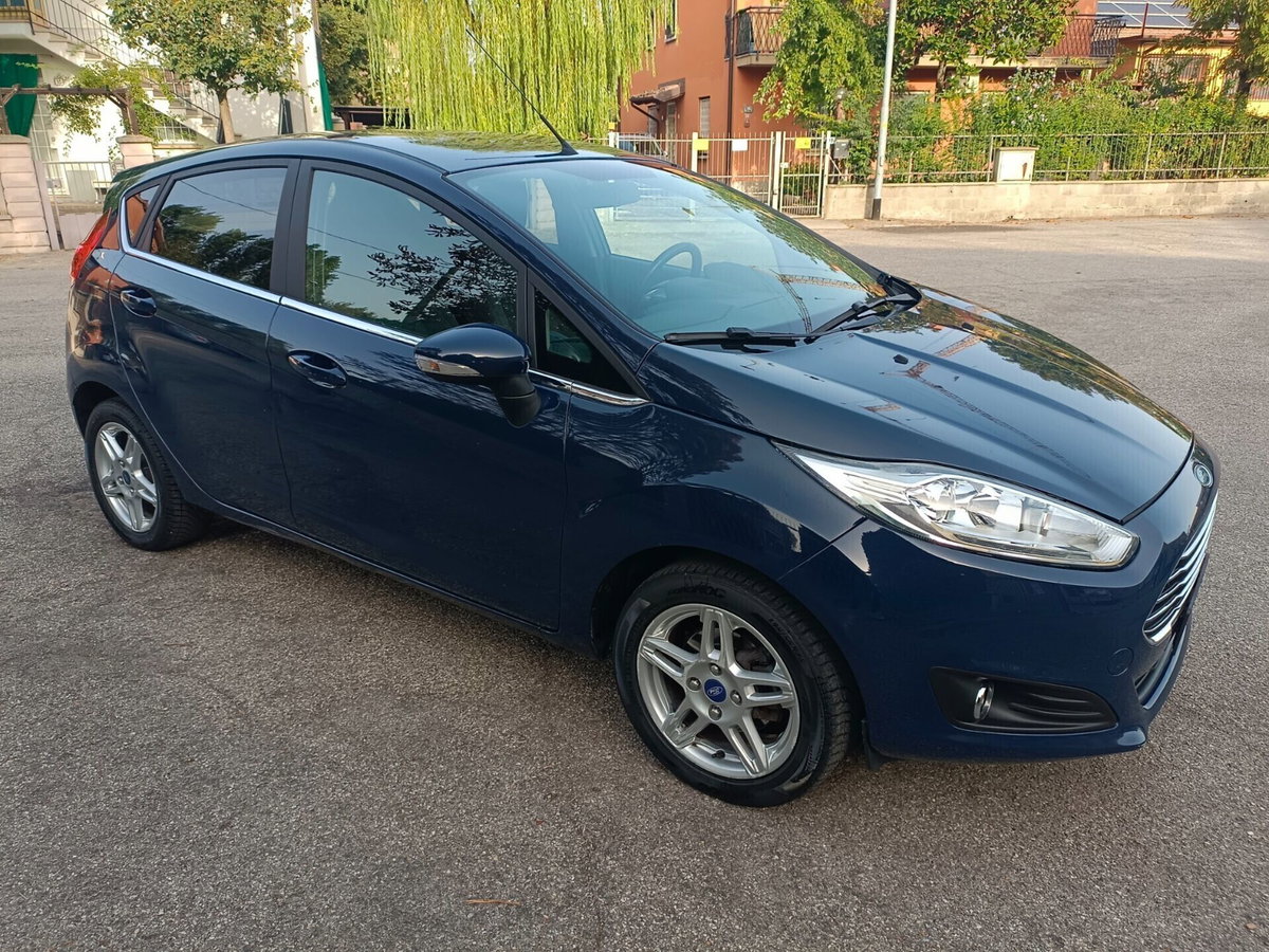 Ford Fiesta 1.4 5 porte Bz.- GPL Titanium (5)