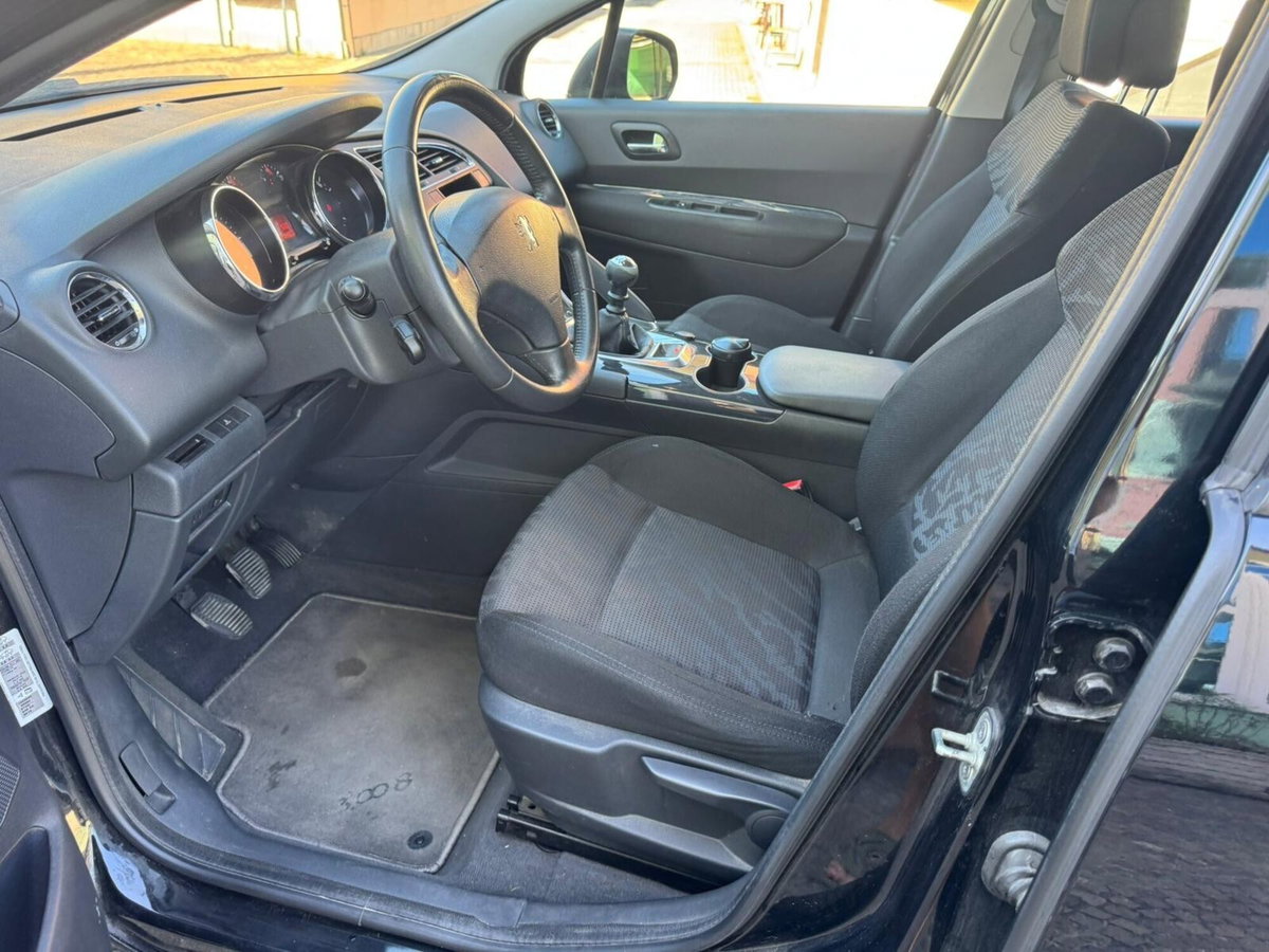 Peugeot 3008 1.6 HDi 110CV Tecno (9)
