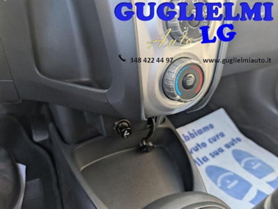Toyota Yaris 1.3 5 porte Sol (10)