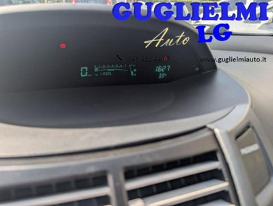 Toyota Yaris 1.3 5 porte Sol (11)