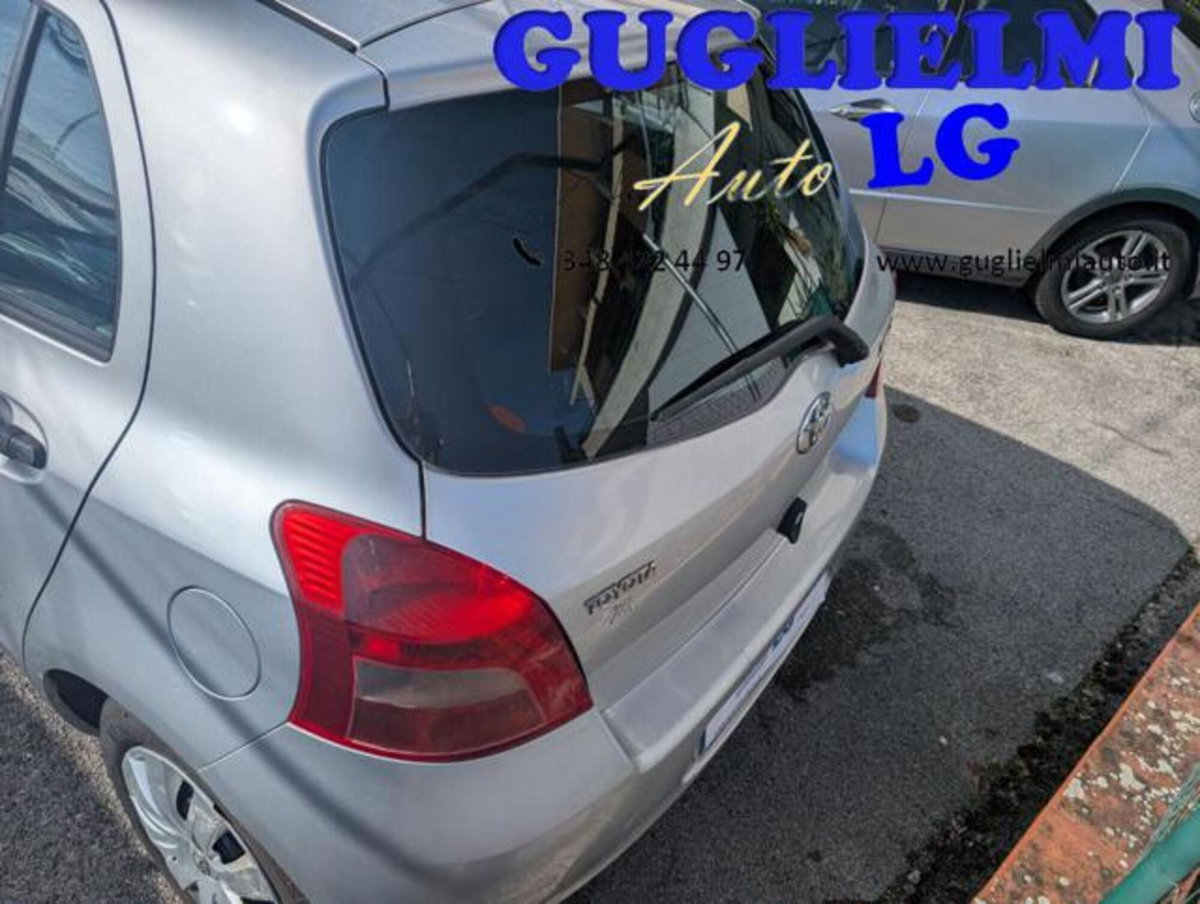 Toyota Yaris 1.3 5 porte Sol (3)