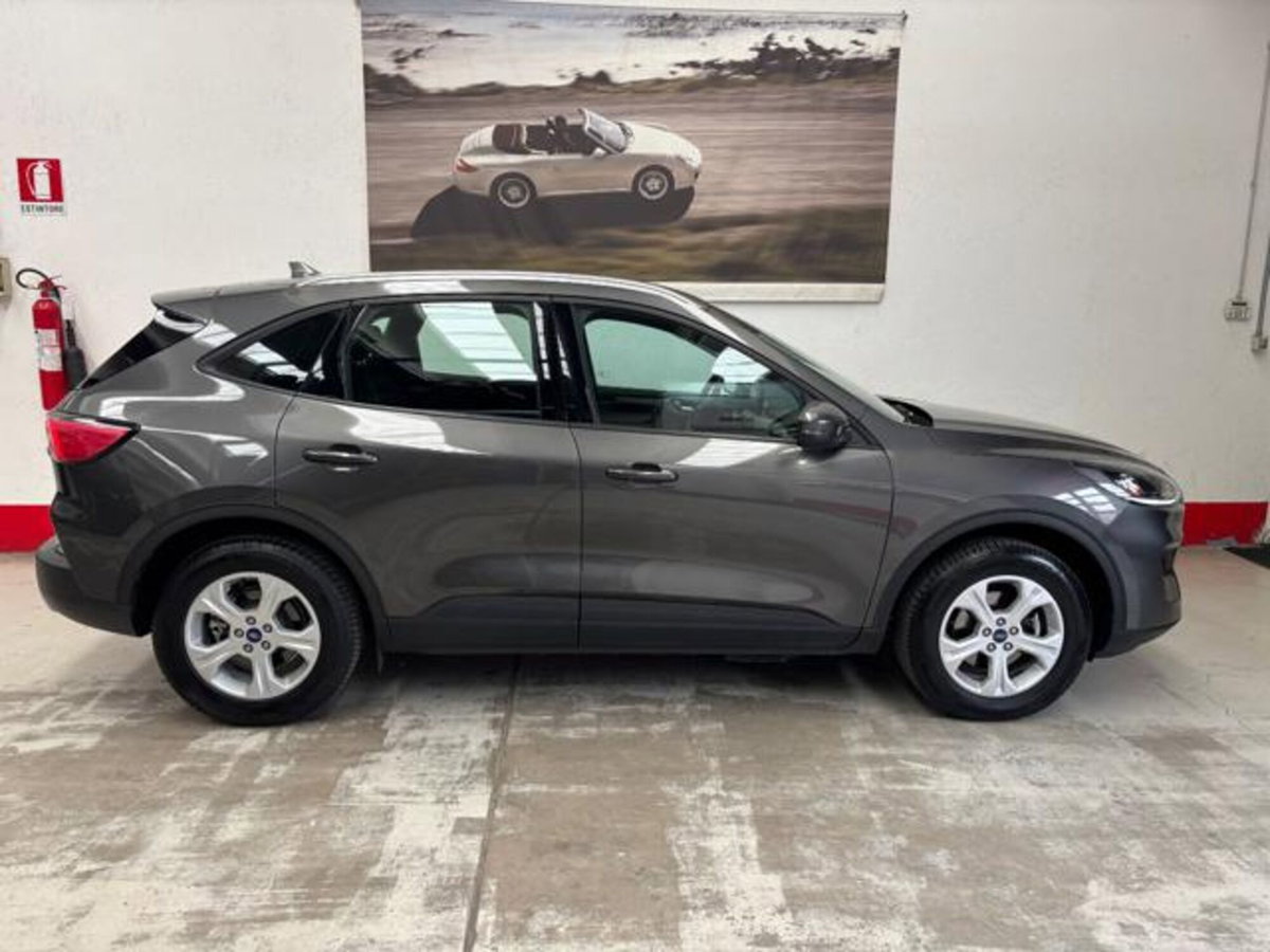 Ford Kuga 2.5 Plug In Hybrid 225 CV CVT 2WD Titanium (2)