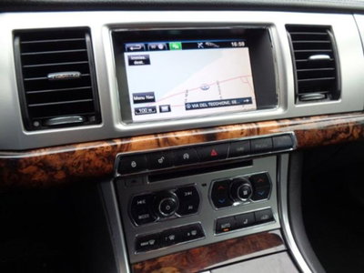 Jaguar XF Sportbrake 2.2 D 200 CV Premium Luxury (13)