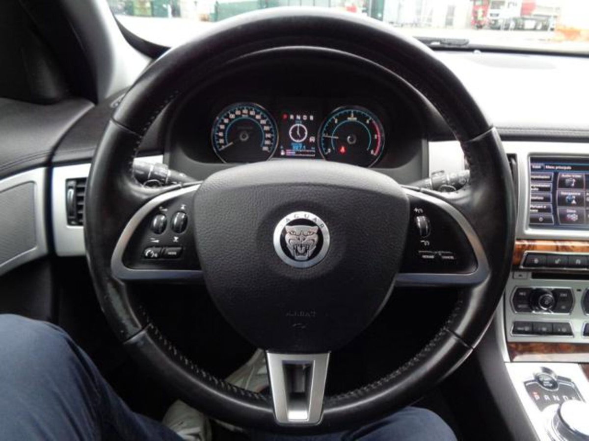 Jaguar XF Sportbrake 2.2 D 200 CV Premium Luxury (14)