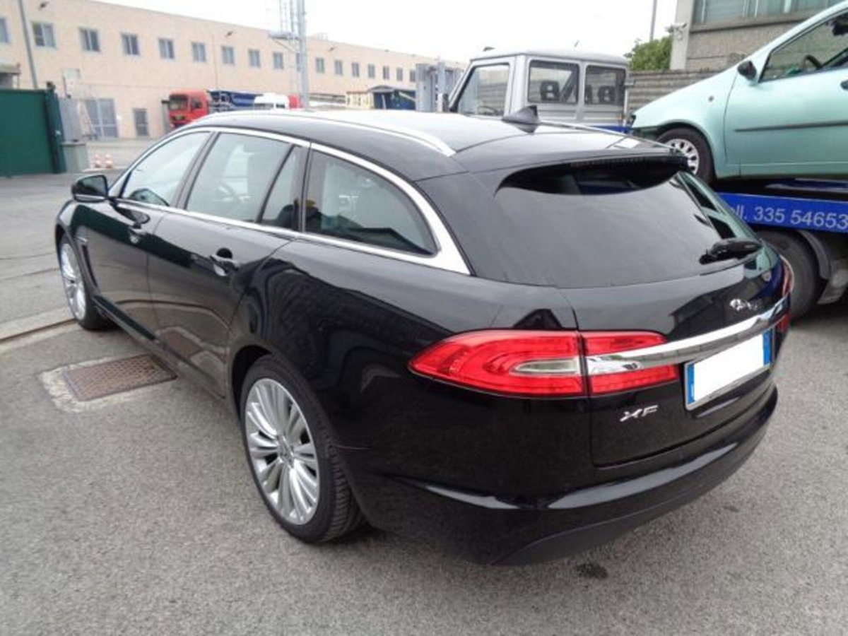 Jaguar XF Sportbrake 2.2 D 200 CV Premium Luxury (3)