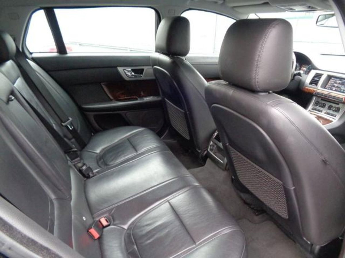 Jaguar XF Sportbrake 2.2 D 200 CV Premium Luxury (8)