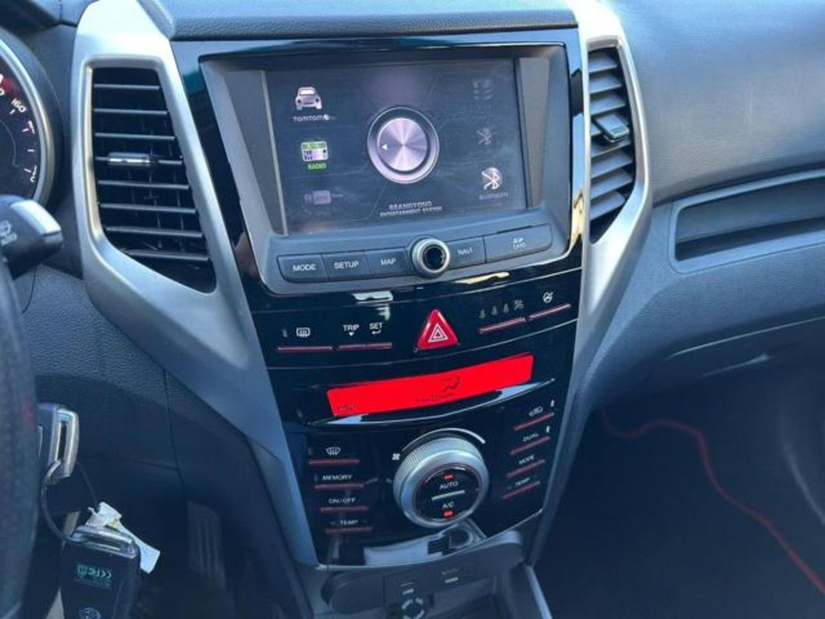 Ssangyong Tivoli 1.6d 2WD Be (12)