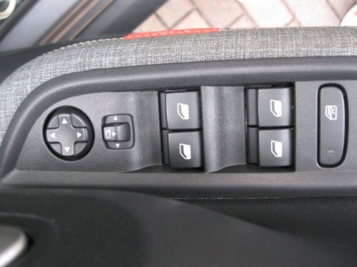 Citroen C3 Aircross 1.2 puretech turbo Plus 100cv (10)