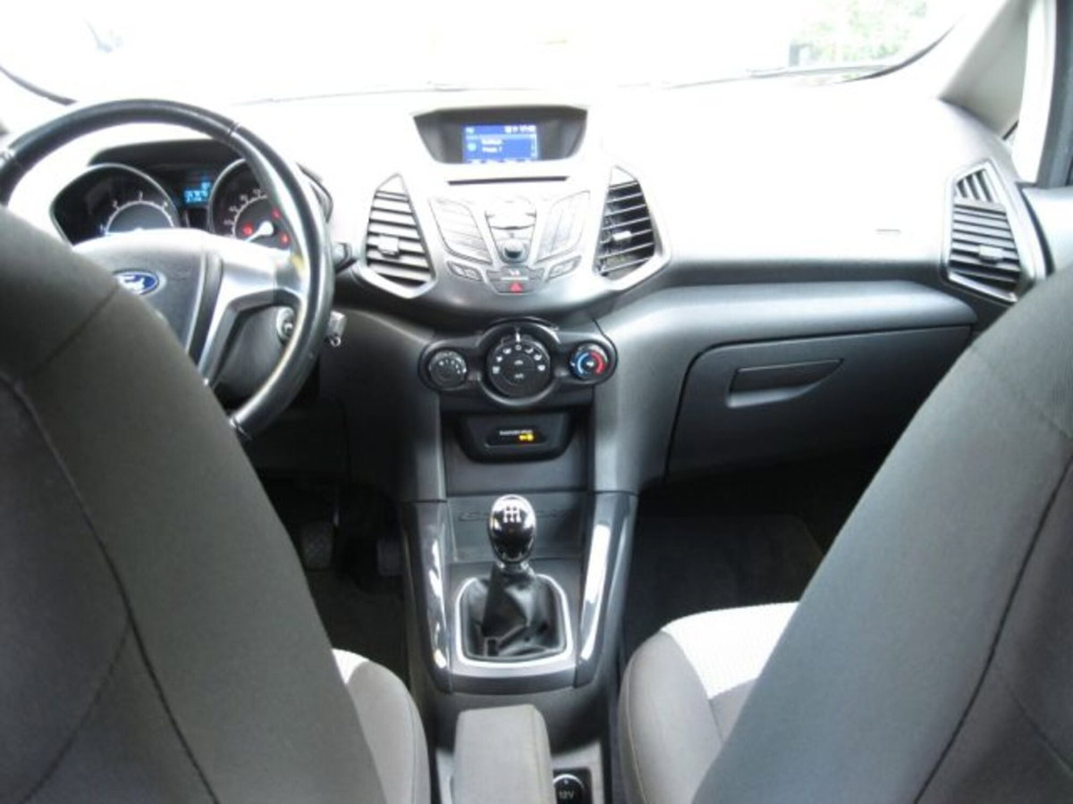 Ford EcoSport 1.5 TDCi 95 CV Titanium S (8)