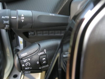 Peugeot 2008 PureTech 100 S&S Allure Pack (11)