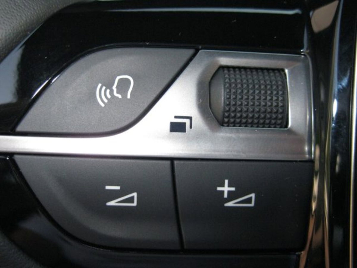 Peugeot 2008 PureTech 100 S&S Allure Pack (13)