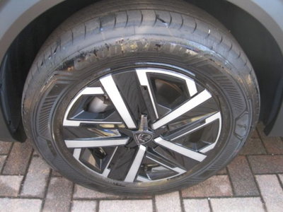 Peugeot 2008 PureTech 100 S&S Allure Pack (3)
