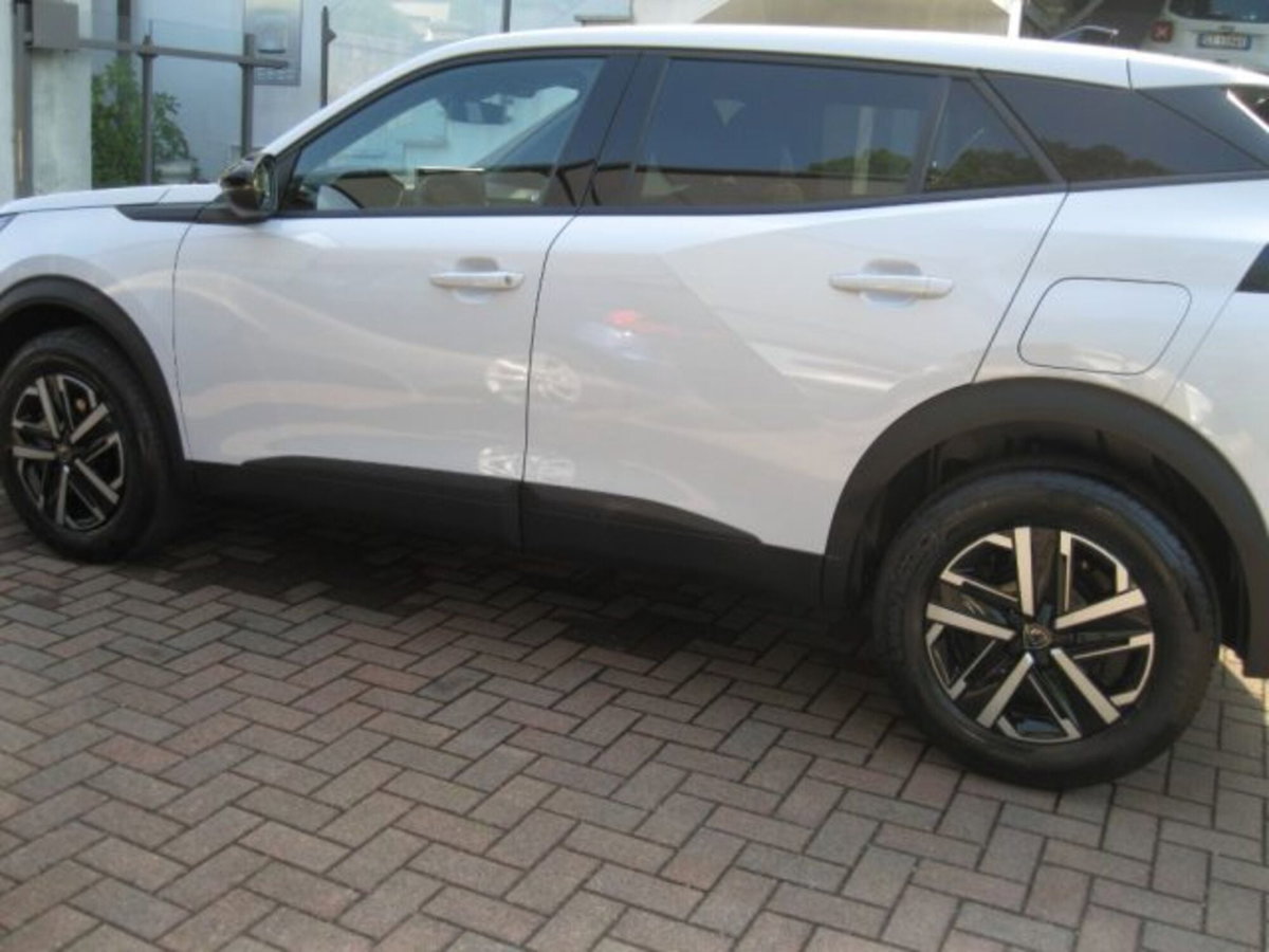 Peugeot 2008 PureTech 100 S&S Allure Pack (4)