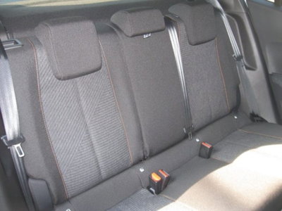 Peugeot 2008 PureTech 100 S&S Allure Pack (8)