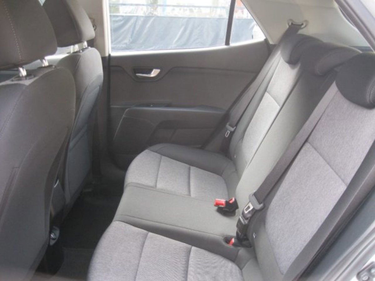 Kia Stonic 1.0 t-gdi Style (8)