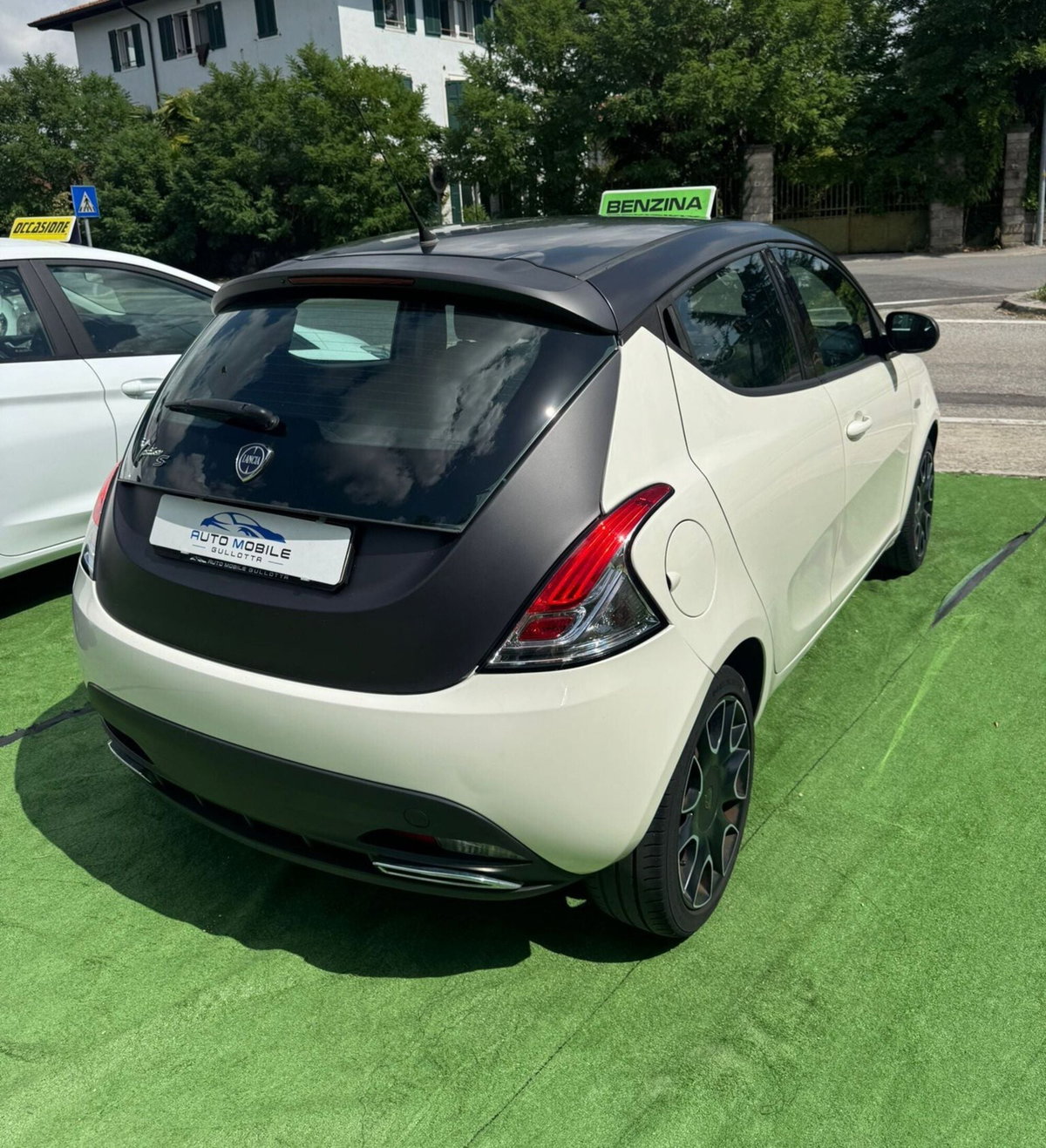 Lancia Ypsilon 1.2 69 CV 5 porte S Momodesign (3)