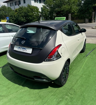 Lancia Ypsilon 1.2 69 CV 5 porte S Momodesign (3)