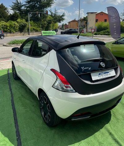 Lancia Ypsilon 1.2 69 CV 5 porte S Momodesign (4)