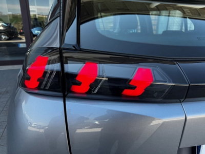 Peugeot 2008 PureTech 130 S&S EAT8 Active Pack (11)