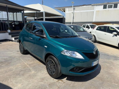Lancia Ypsilon 0.9 TwinAir 85 CV 5 porte Metano Ecochic Gold usata