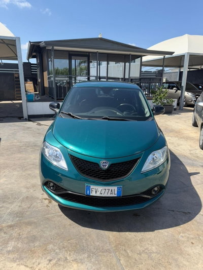 Lancia Ypsilon 0.9 TwinAir 85 CV 5 porte Metano Ecochic Gold (2)