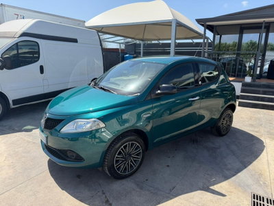 Lancia Ypsilon 0.9 TwinAir 85 CV 5 porte Metano Ecochic Gold (3)