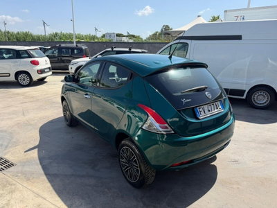 Lancia Ypsilon 0.9 TwinAir 85 CV 5 porte Metano Ecochic Gold (4)