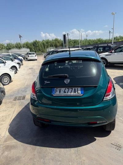 Lancia Ypsilon 0.9 TwinAir 85 CV 5 porte Metano Ecochic Gold (5)