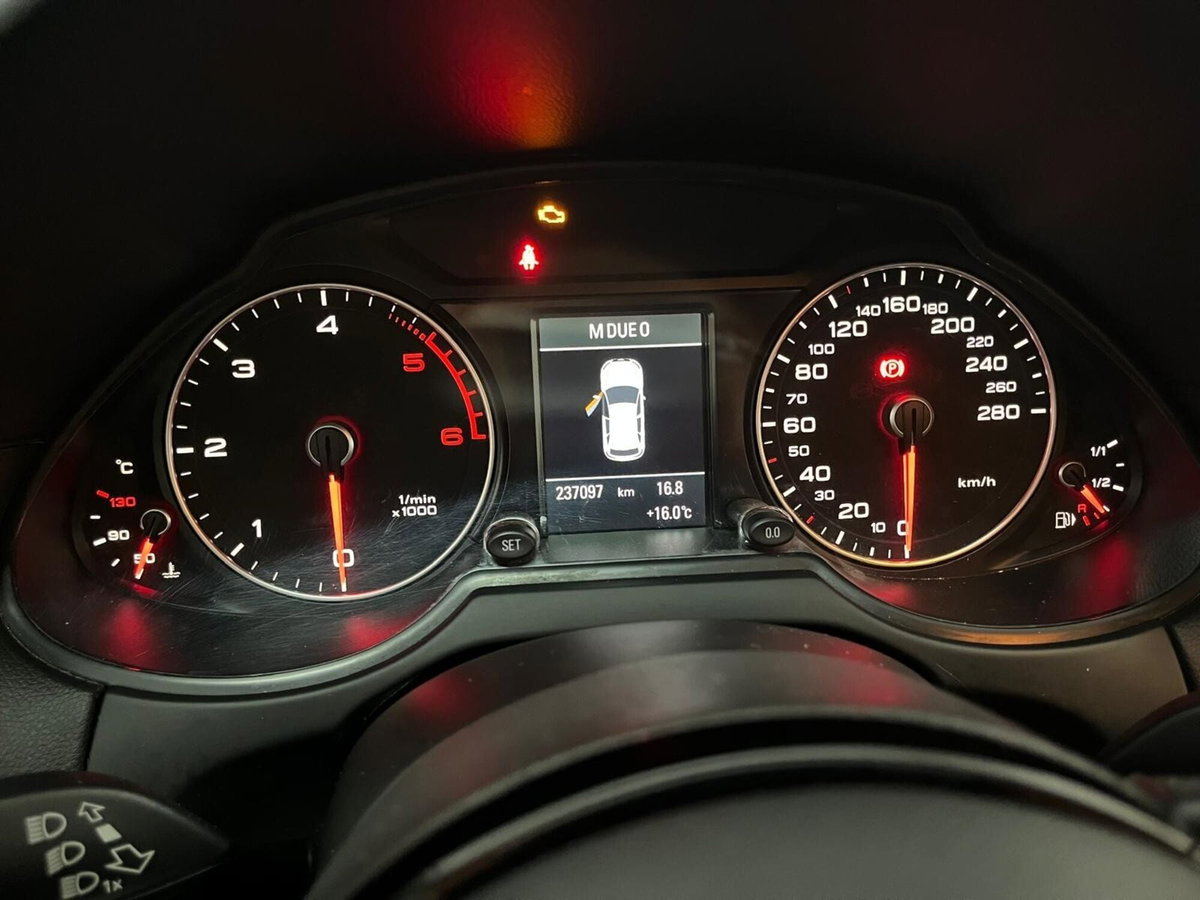 Audi Q5 2.0 TDI 150 CV clean diesel (18)