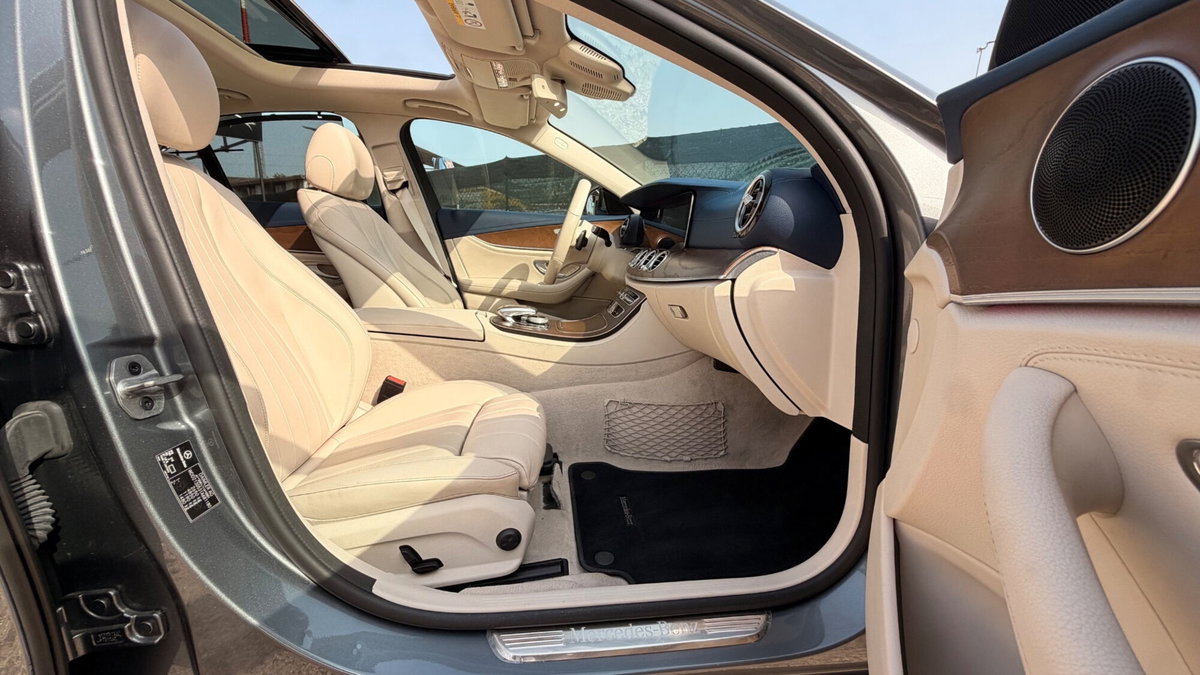 Mercedes-Benz Classe E 250 Auto Premium Plus (17)