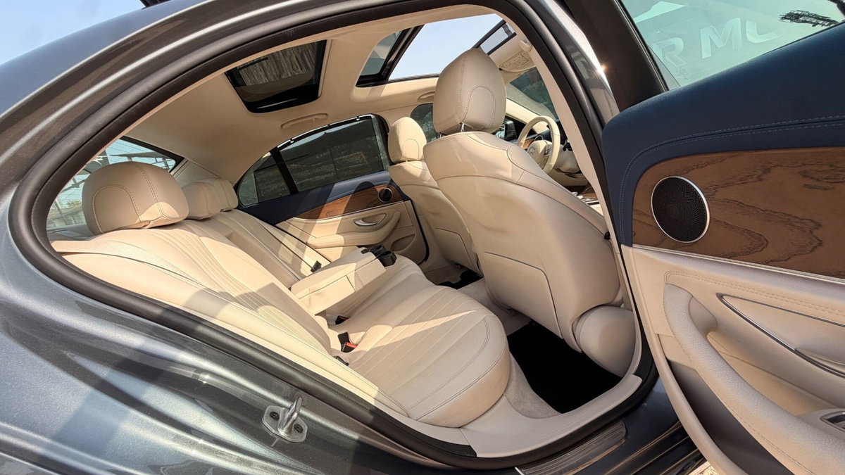 Mercedes-Benz Classe E 250 Auto Premium Plus (18)