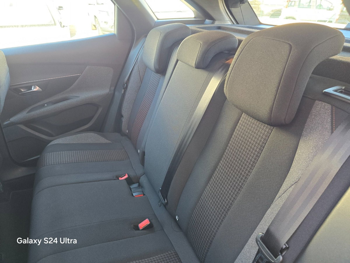 Peugeot 3008 BlueHDi 130 S&S Allure (11)