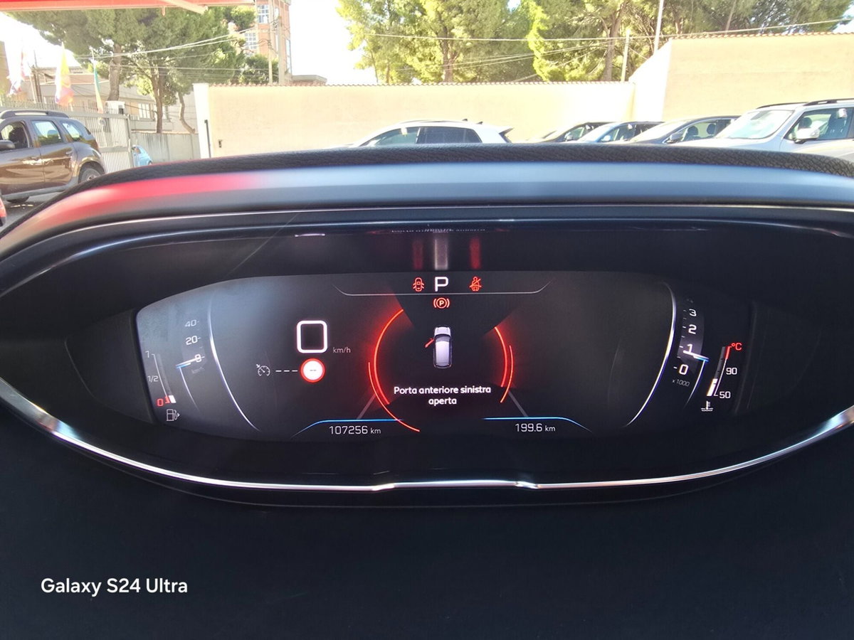 Peugeot 3008 BlueHDi 130 S&S Allure (13)