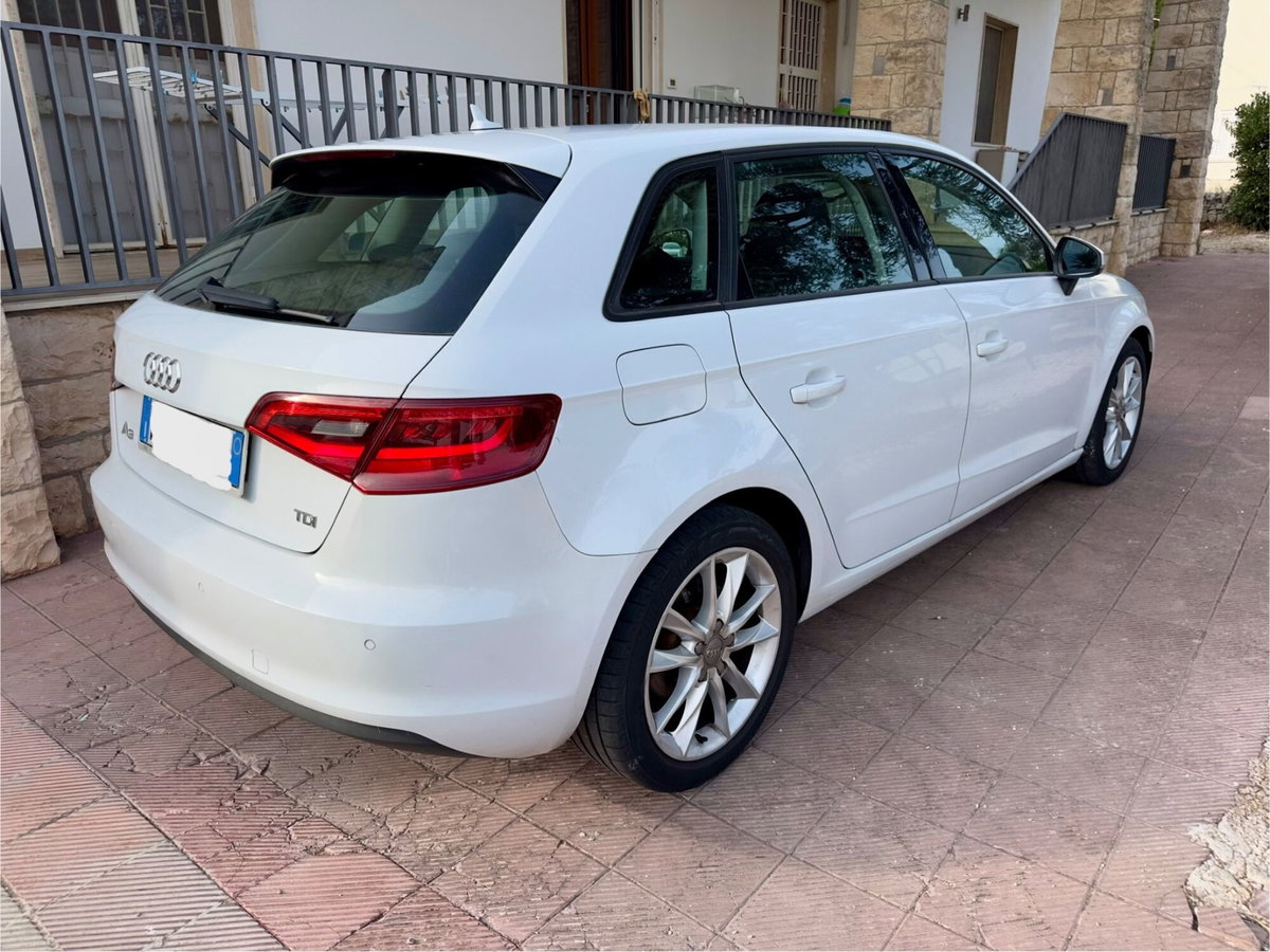 Audi A3 Sportback 1.6 TDI S tronic Ambition (6)