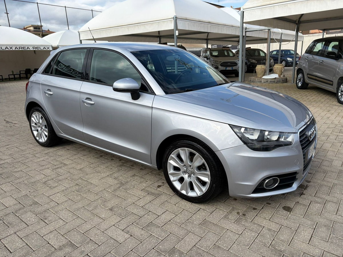 Audi A1 1.6 TDI Attraction (2)