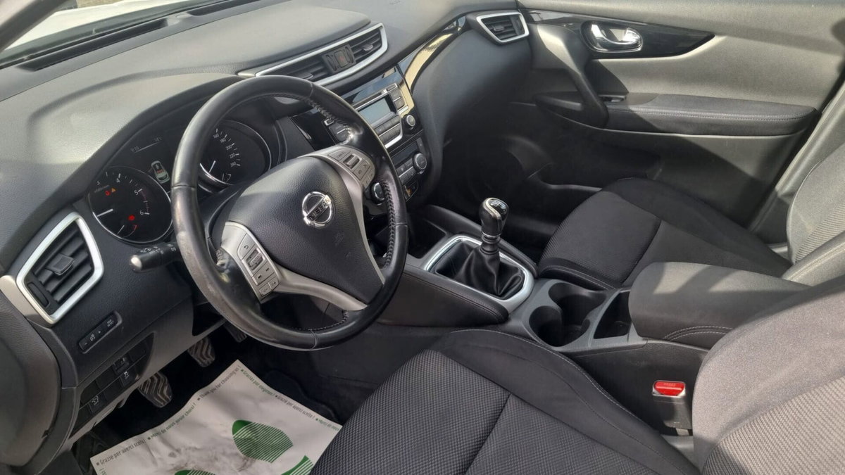 Nissan Qashqai 1.5 dCi Visia (5)