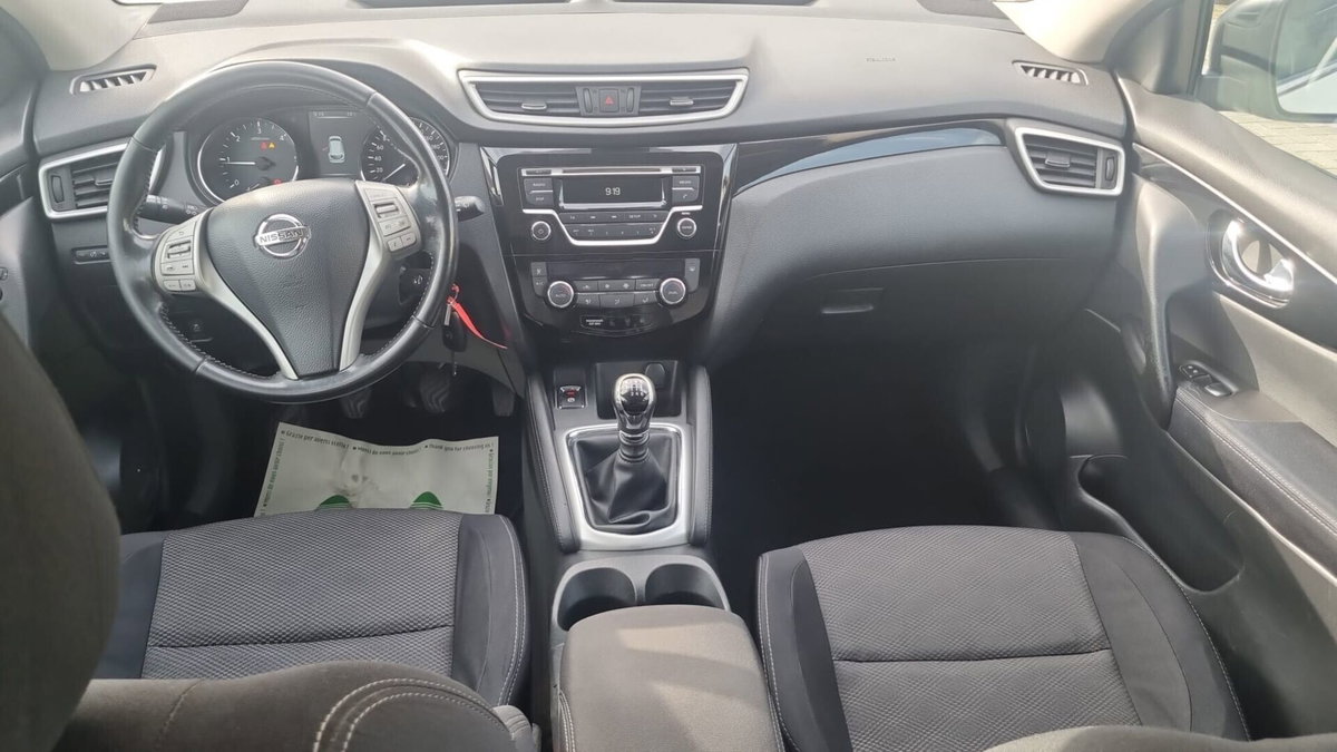 Nissan Qashqai 1.5 dCi Visia (6)