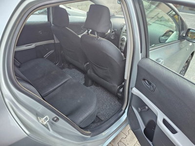 Toyota Yaris 1.D-4D 5 porte (15)