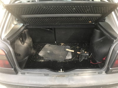 Volkswagen Golf 1.4 cat 5 porte GL (13)