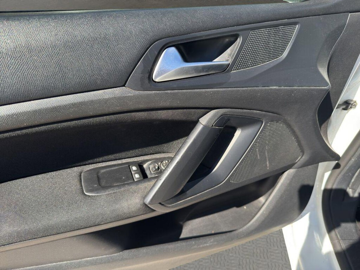 Peugeot 308 SW BlueHDi 100 S&S Active (15)