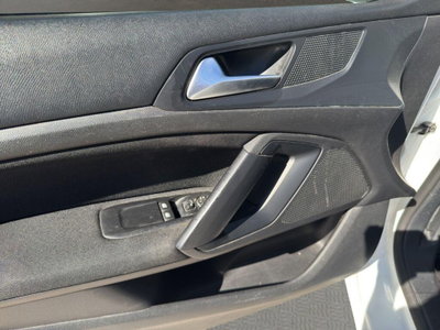 Peugeot 308 SW BlueHDi 100 S&S Active (15)