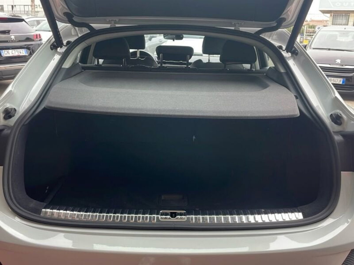 Audi Q3 Sportback 35 TDI quattro S tronic S line edition (9)
