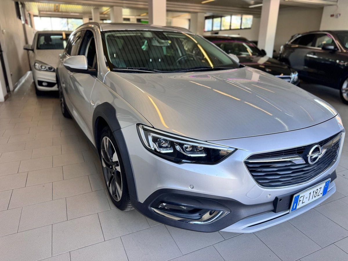 Opel Insignia Station Wagon CDTI 170CV aut. Country (2)