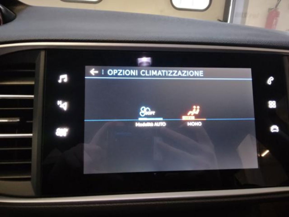 Peugeot 308 PureTech Turbo 130 S&S Allure Pack (10)