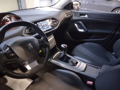 Peugeot 308 PureTech Turbo 130 S&S Allure Pack (14)