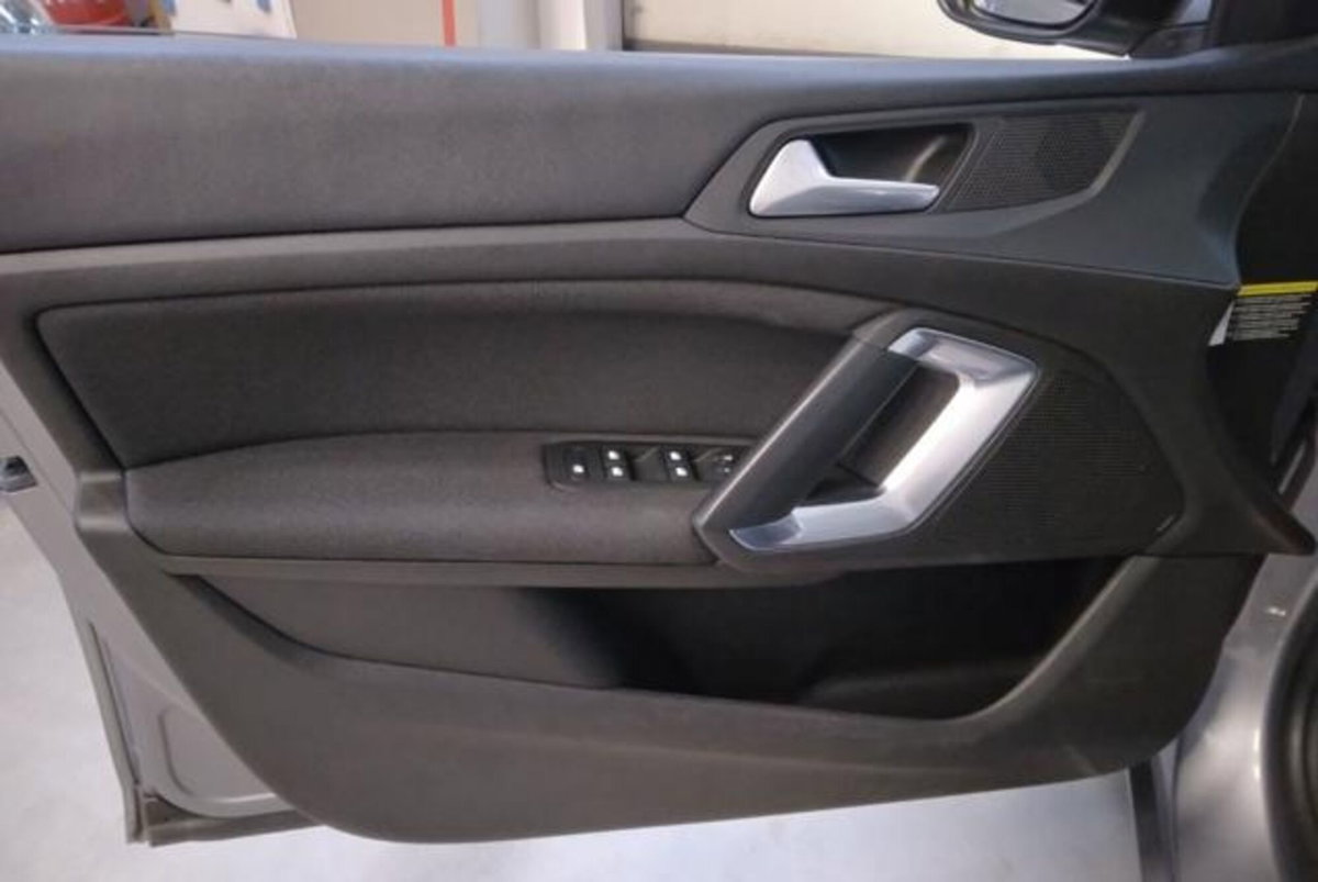 Peugeot 308 PureTech Turbo 130 S&S Allure Pack (6)